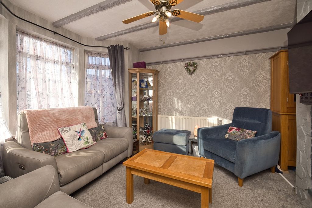 Property photo 2 of 19 Picture 2