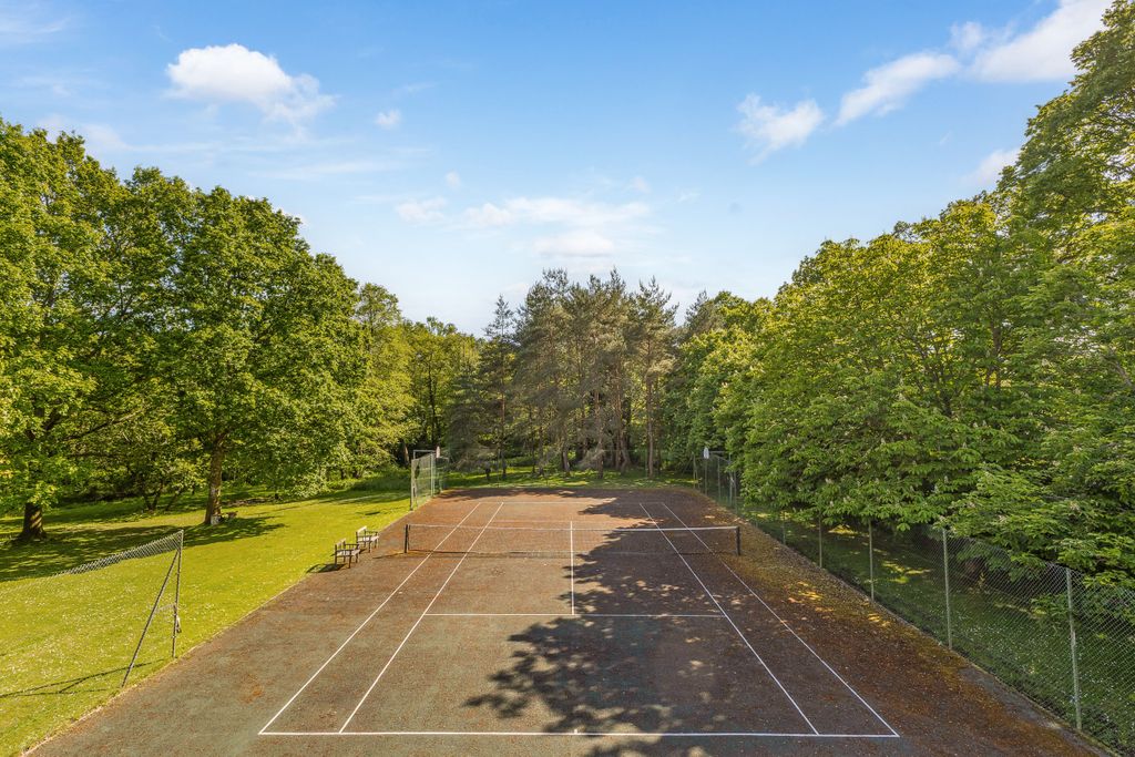 Additional image 19 of 17 bed property for saleHollow Lane, Dormansland, East Grinstead, Surrey RH19