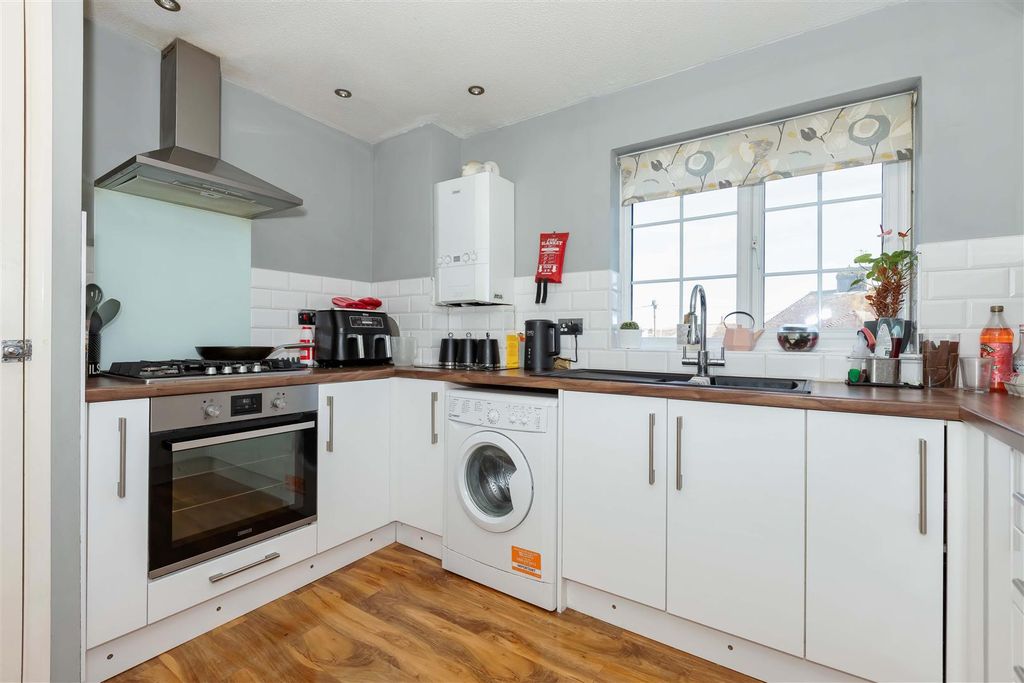 Property photo 2 of 10 St Mary's Court_4.Jpg