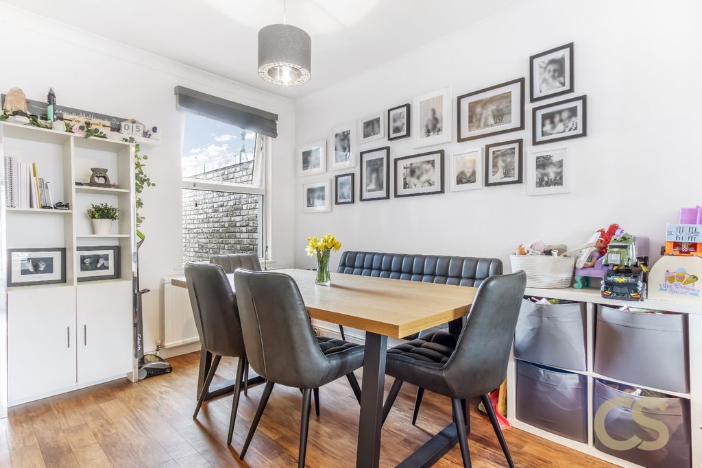 Property photo 3 of 21 4952445
