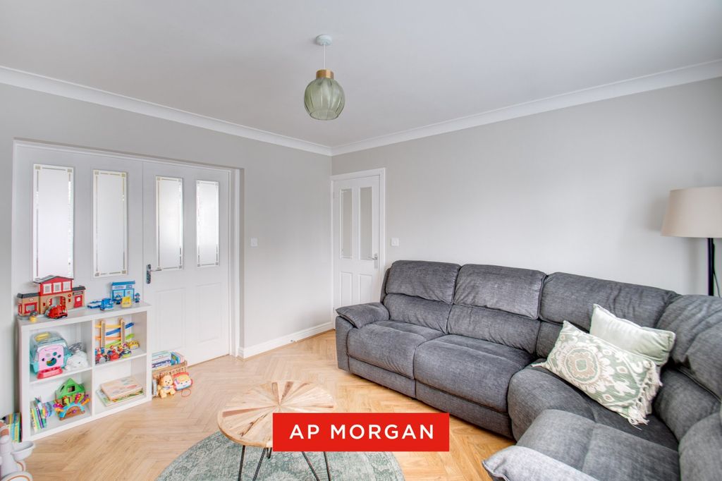 Property photo 3 of 19 Picture No. 03