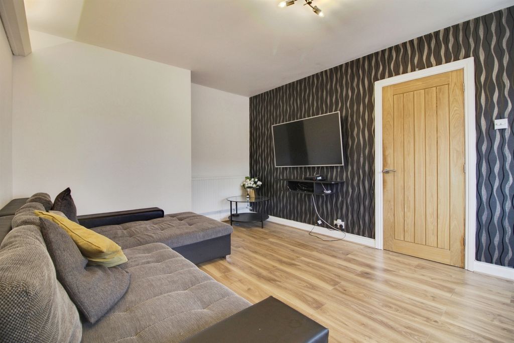 Property photo 3 of 26