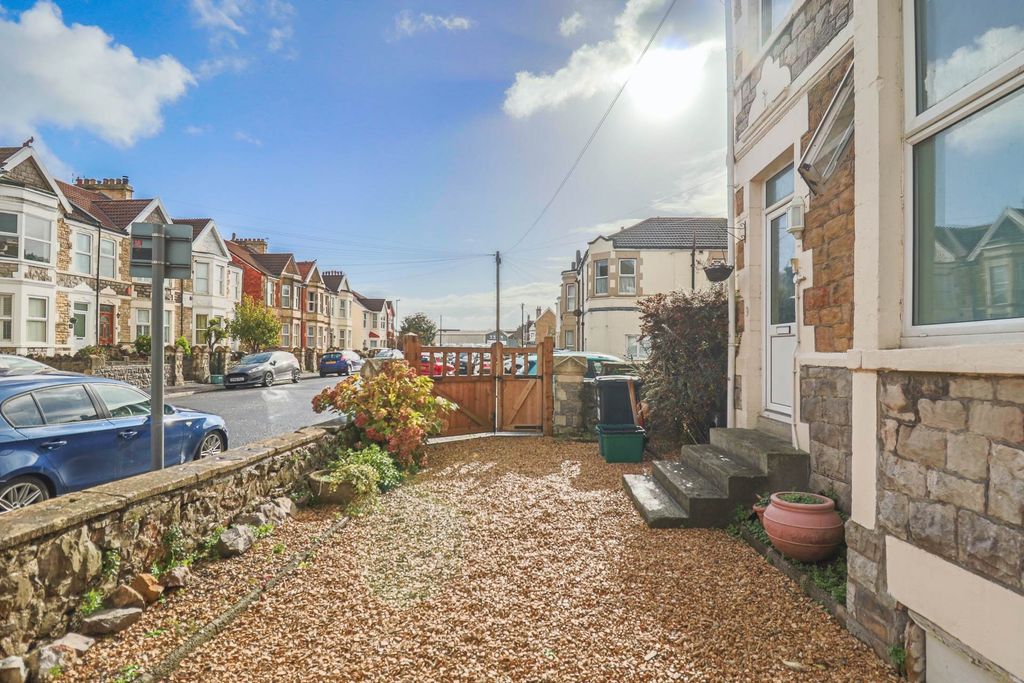 Property photo 2 of 15