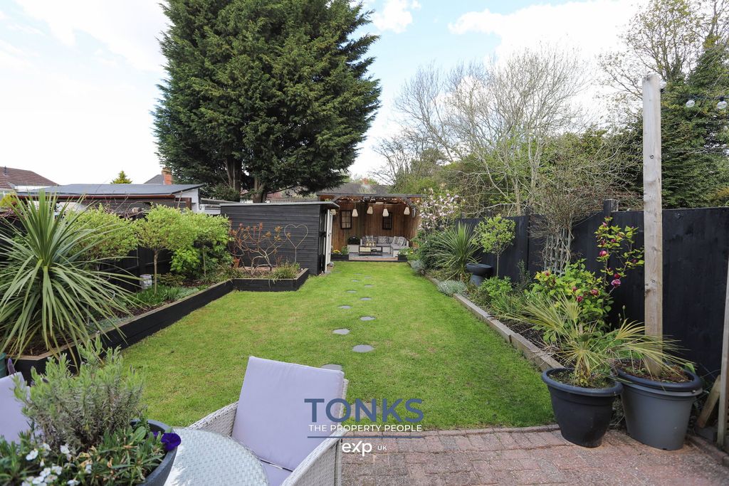 Property photo 2 of 21