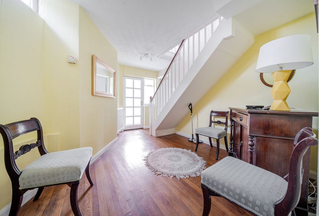 Property photo 3 of 20 1357713-13-68d3d2...