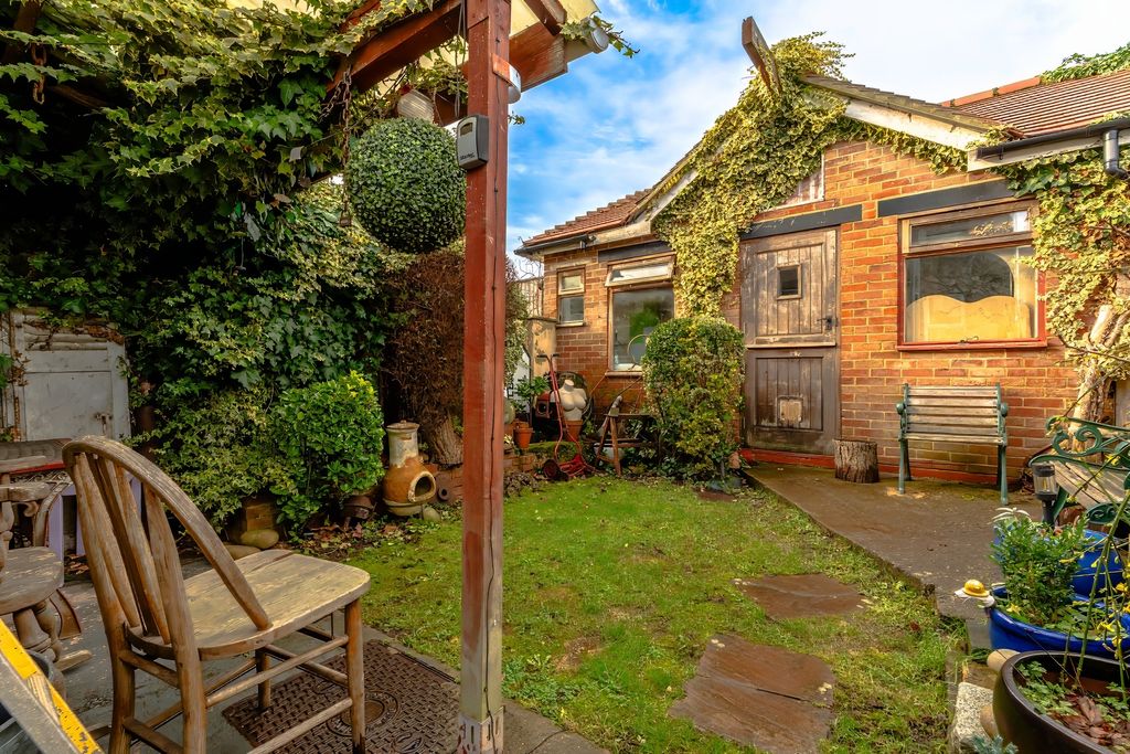Property photo 3 of 33