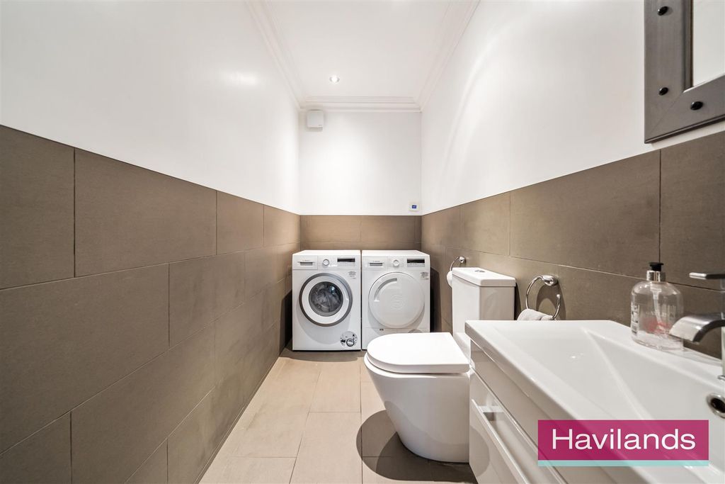 Additional image 11 of 6 bed semi-detached house for saleVillage Road, Enfield EN1