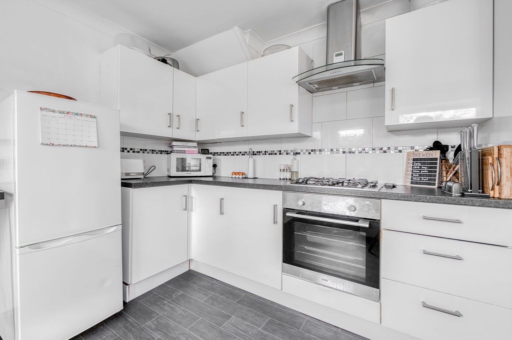 Property photo 3 of 20