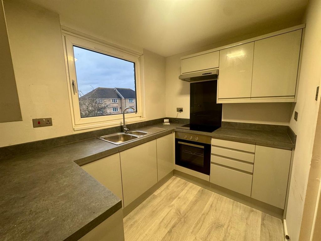 Property photo 2 of 19 Kitchen