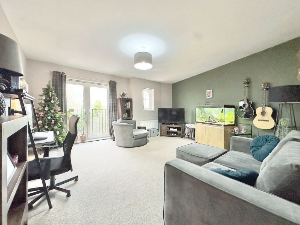 Property photo 3 of 11 Pbox-Living_Room-331042.Jpeg
