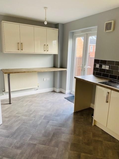 Property photo 3 of 16 Kitchen