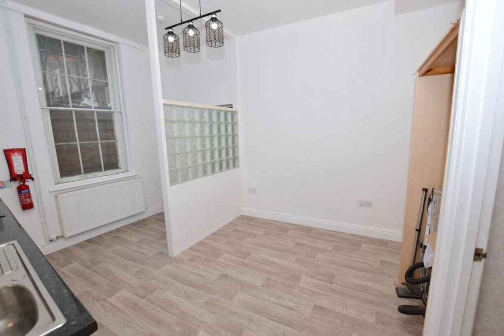 Property photo 2 of 3