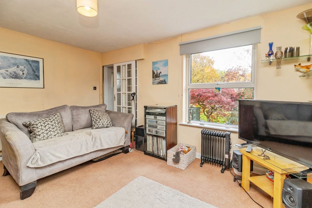 Property photo 3 of 16 Photo