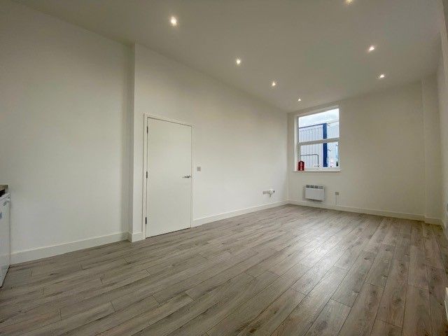 Property photo 3 of 7 Living Room