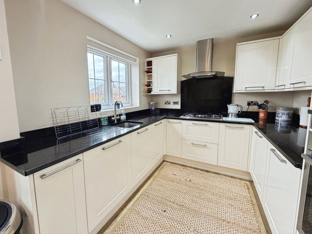 Property photo 3 of 25