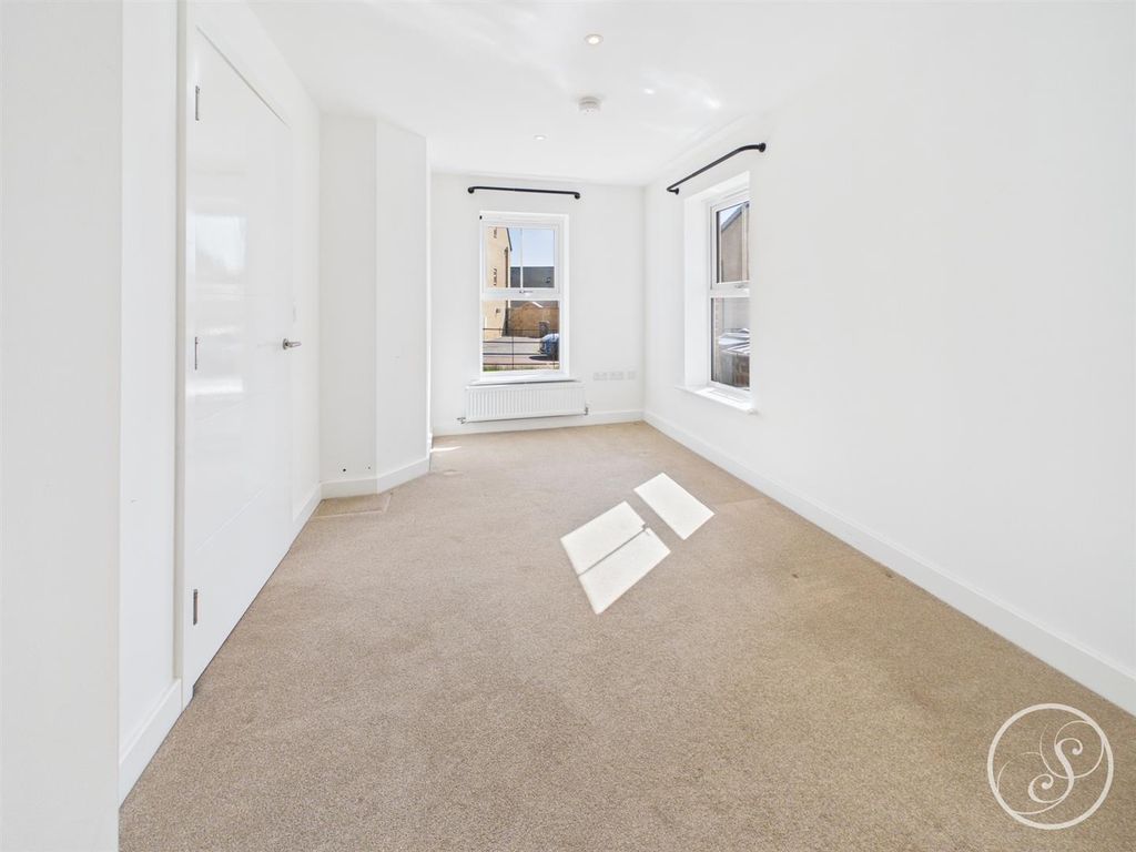 Property photo 2 of 13 Cam02071G0-Pr0903-Still006.Jpg