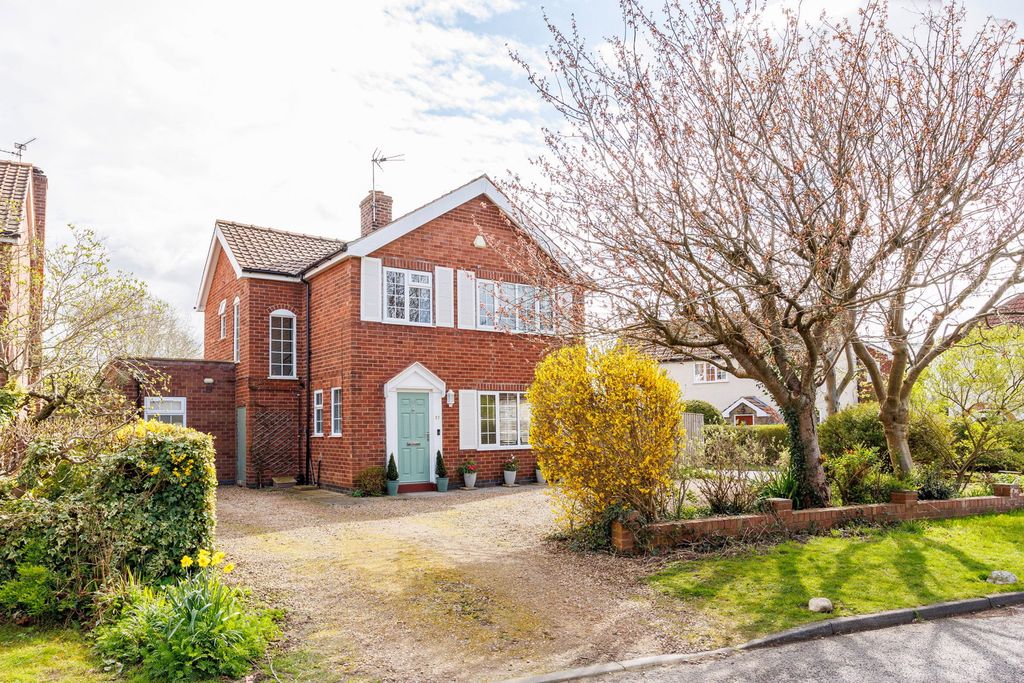 Property photo 1 of 33