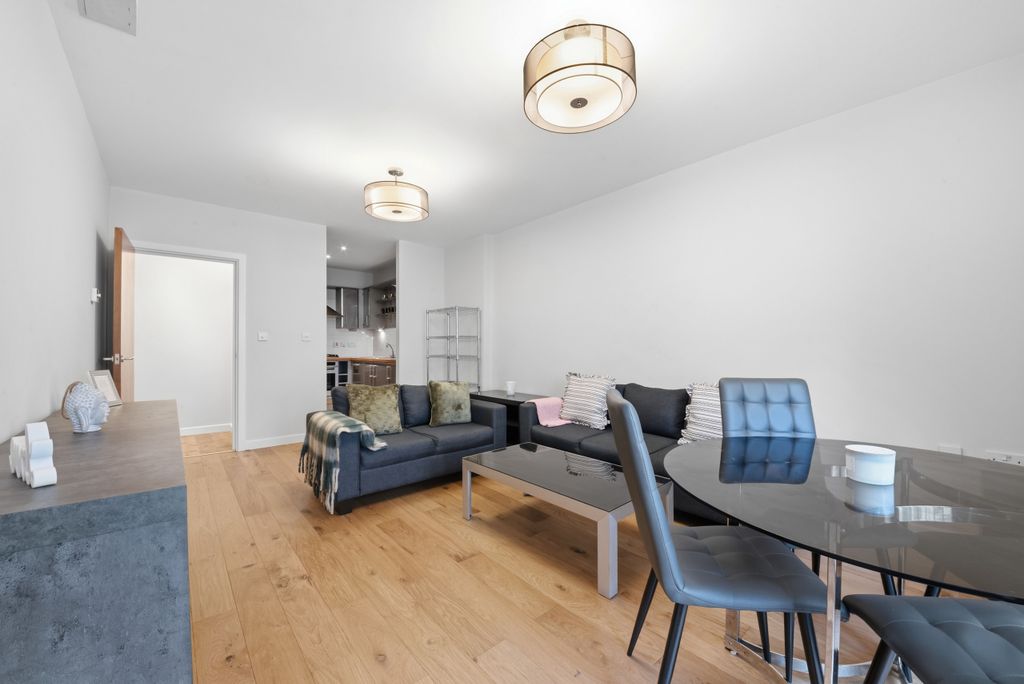 Property photo 2 of 15 Anlaby House, 309-33