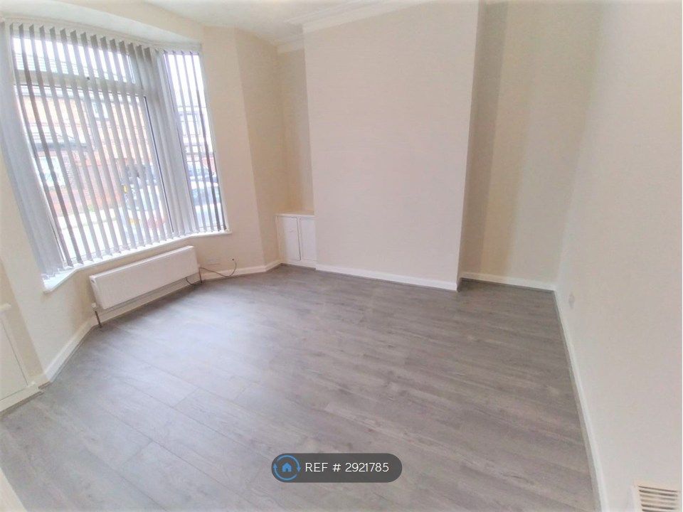 Property photo 2 of 8 Living Room