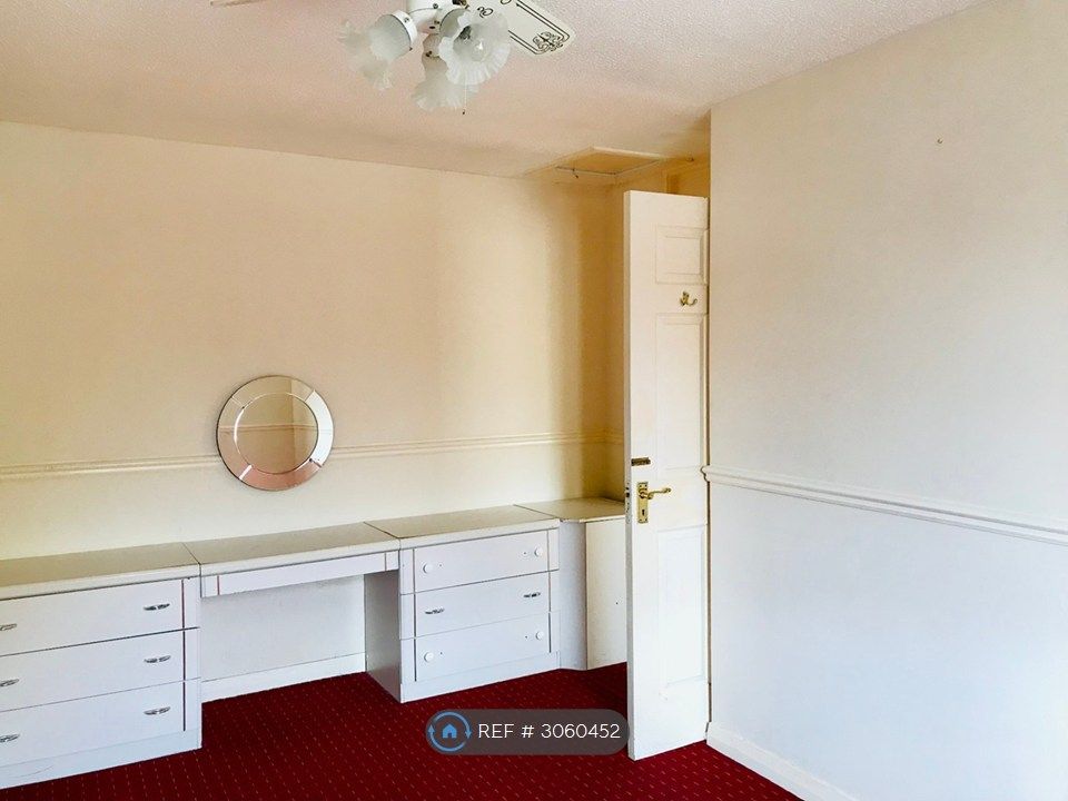 Property photo 3 of 7 Master Bedroom