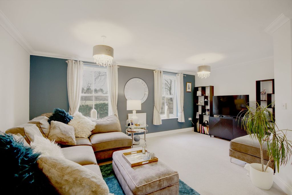 Property photo 3 of 21