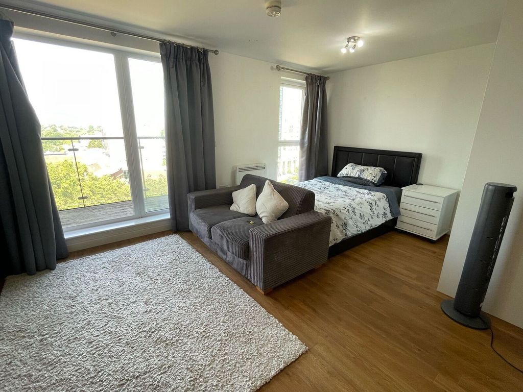 Property photo 2 of 5
