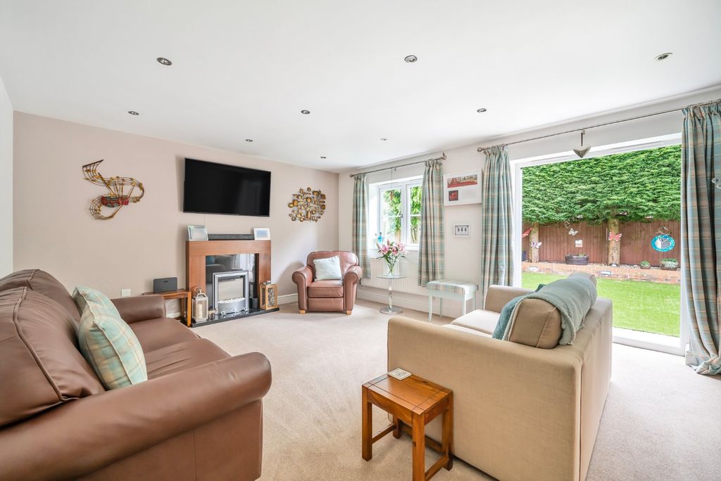 Property photo 2 of 11 Picture No. 03