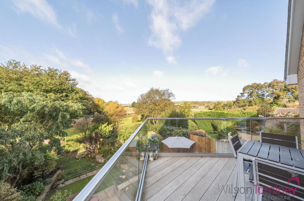 Property photo 3 of 26 0340A4E4-53E2-4B14-Bac6-09594A81d264.Jpg