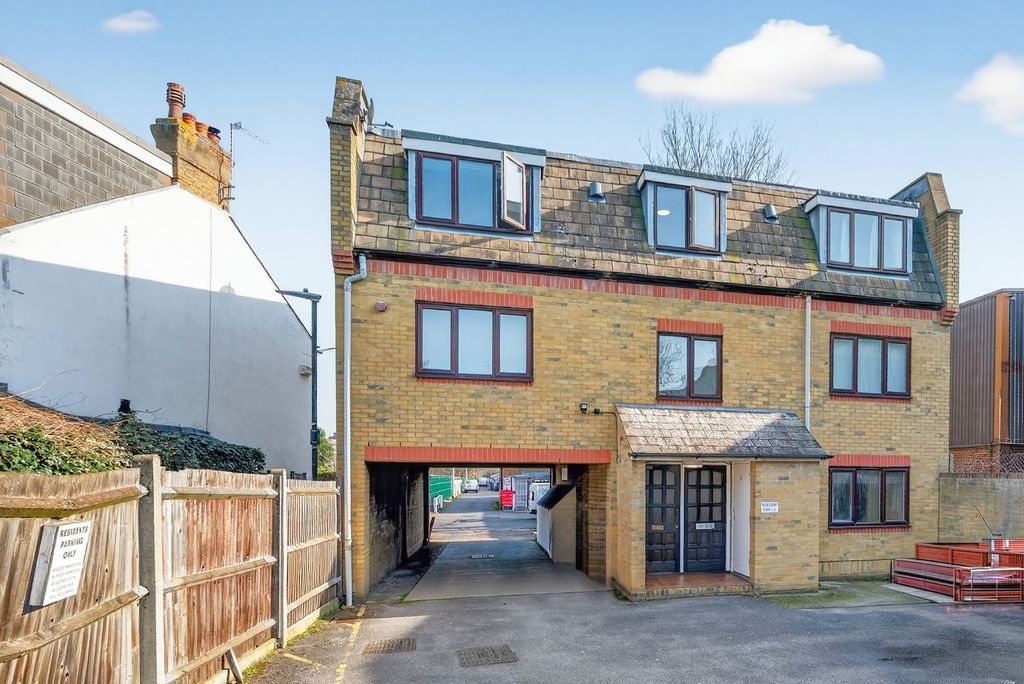 Property photo 2 of 14 Photo 2