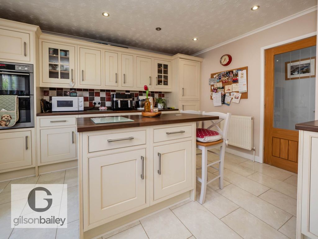 Property photo 3 of 26