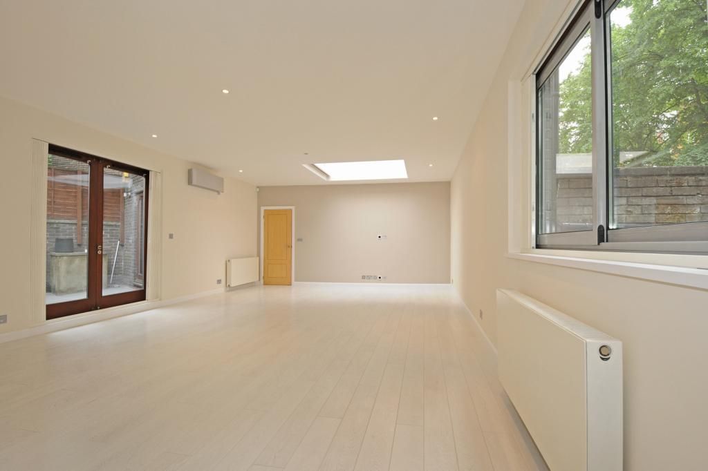 Property photo 2 of 9 Internal View