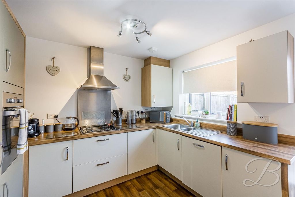 Property photo 2 of 20 Kitchen