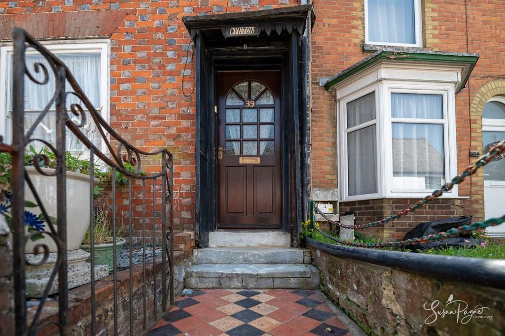 Property photo 3 of 31