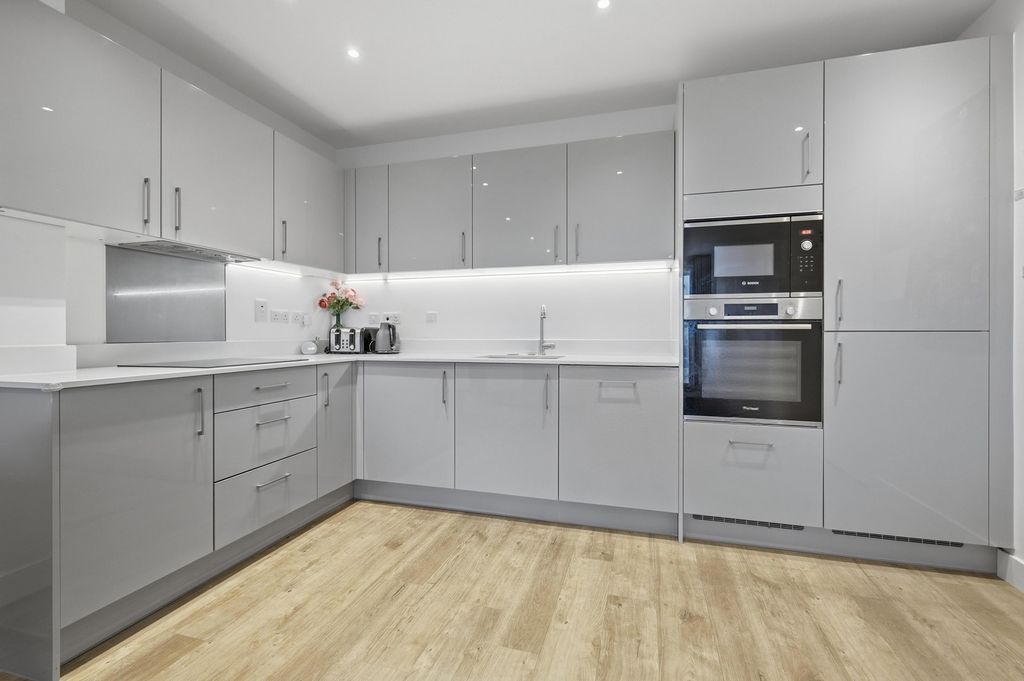 Property photo 2 of 12 010_Img_7749_Autoremove_17066799