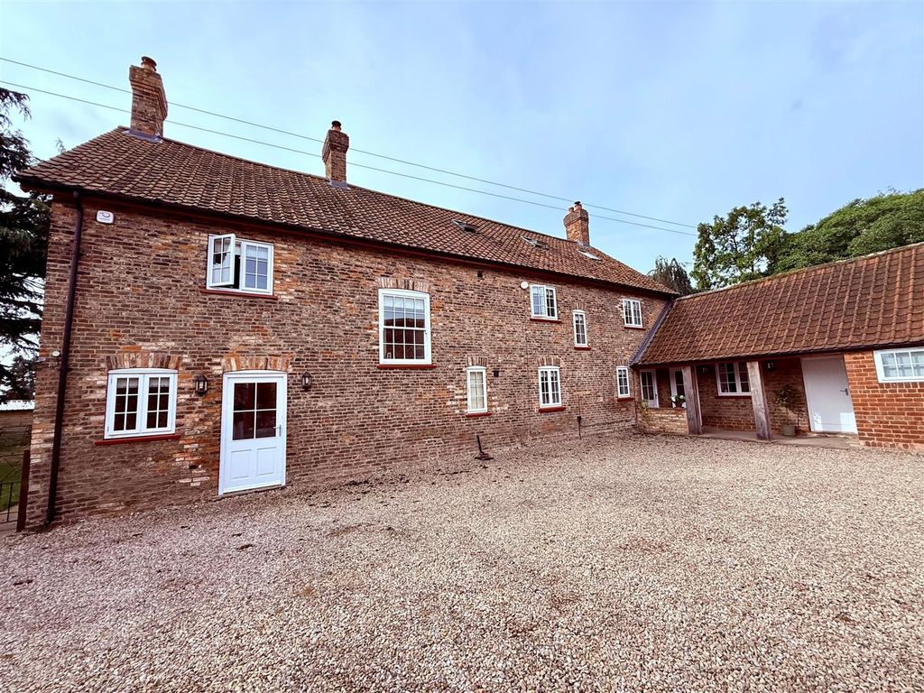 Property photo 2 of 9 2026_09_02_Rear View_Lingcroft House.Jpg