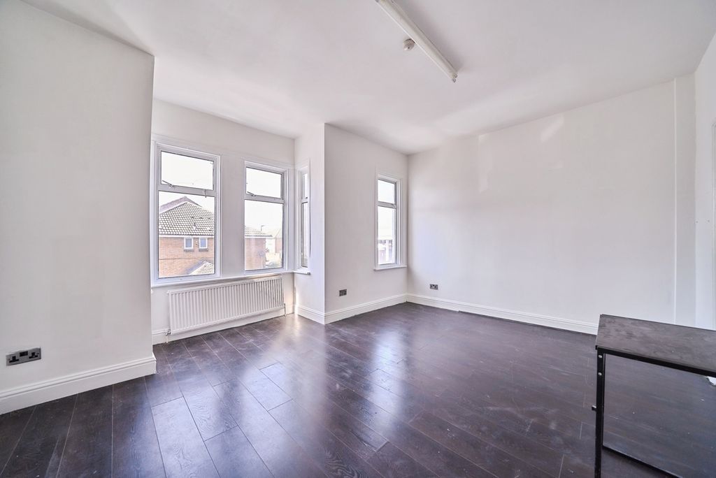 Property photo 3 of 15 Pbox-Img.Jpg