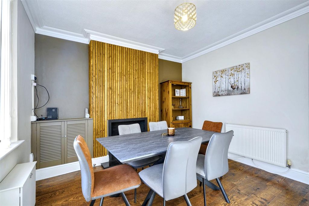 Property photo 3 of 16 Dining Room