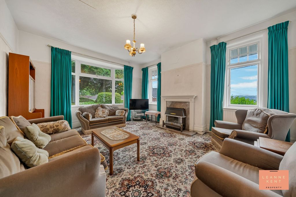 Property photo 3 of 54