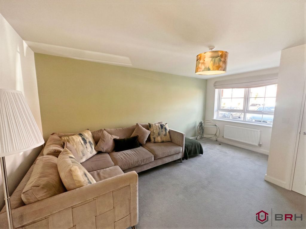 Property photo 3 of 25