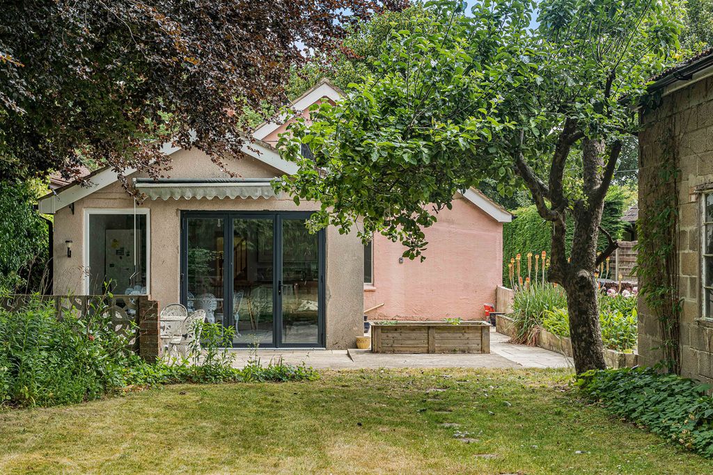 Property photo 2 of 21