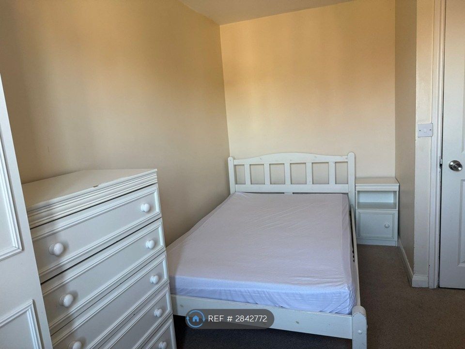 Property photo 3 of 7 Ff1 Double Bedroom4