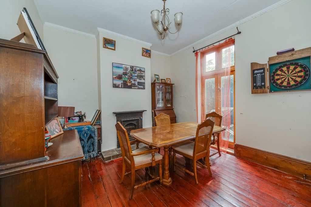 Property photo 3 of 27