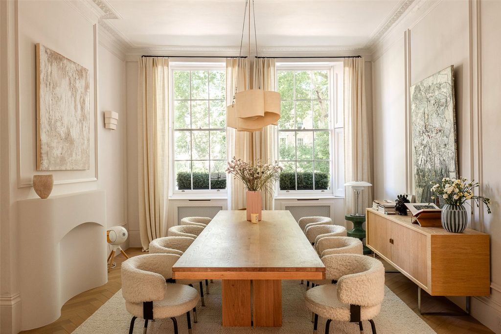 Property photo 1 of 16 Dining Room