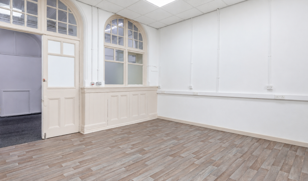 Property photo 1 of 6