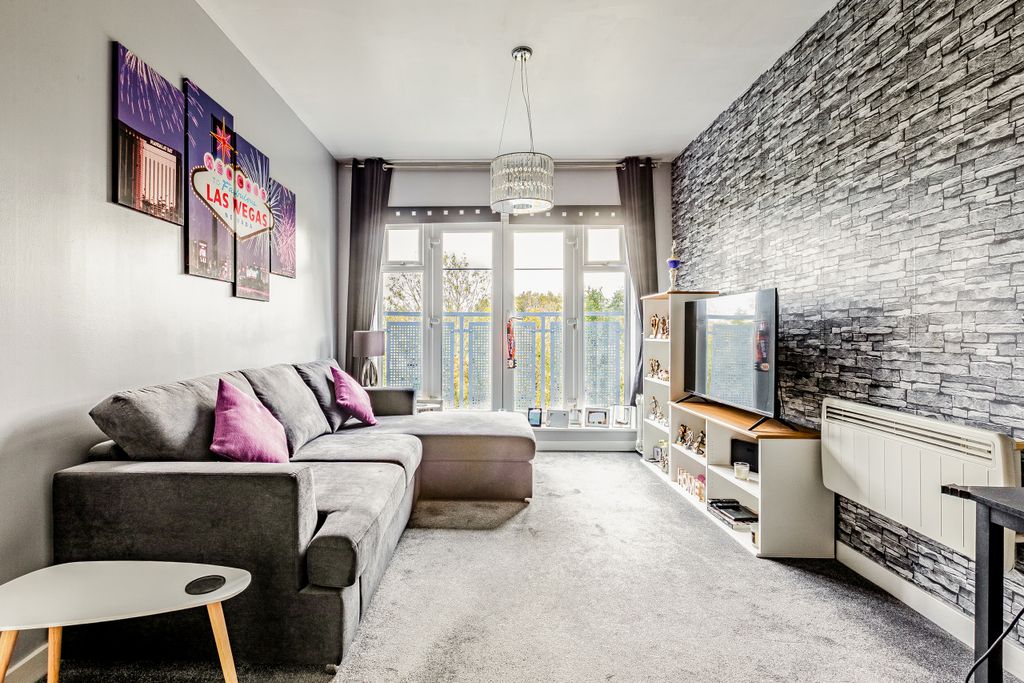 Property photo 2 of 8 Photo 5