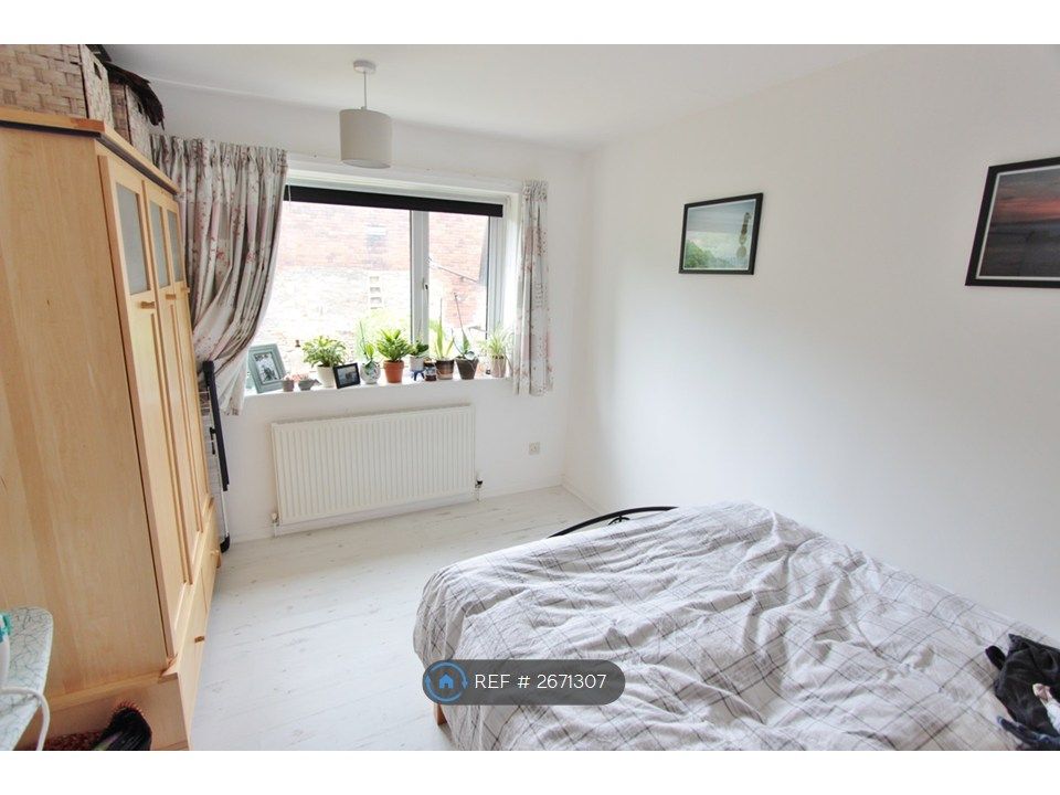 Property photo 3 of 9 Bedroom 2