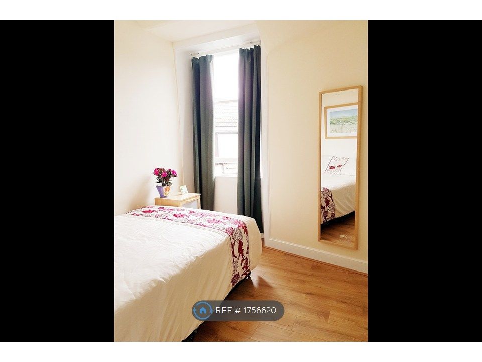 Property photo 2 of 12 Bedroom