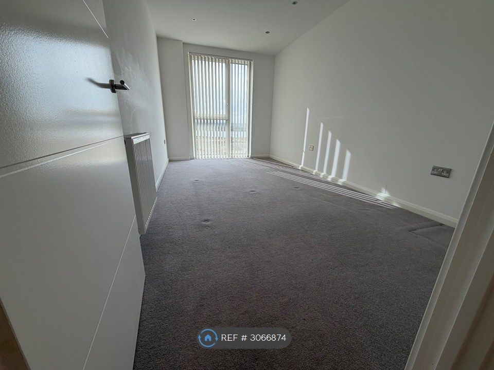 Property photo 2 of 35