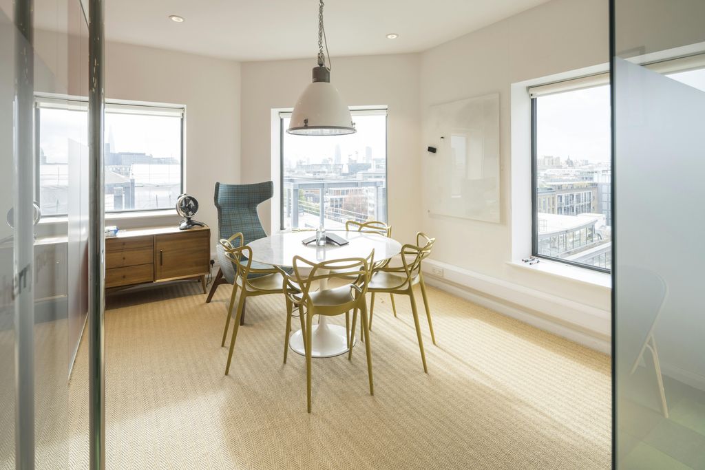 Property photo 2 of 17 6th Floor