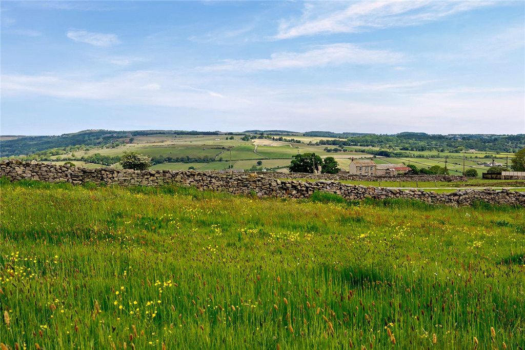 Property photo 2 of 21 Picture No. 19